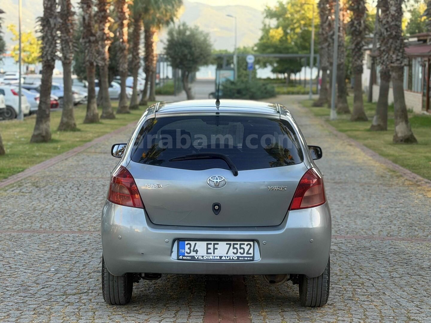 Galeriden Toyota Yaris 1.3 Terra 2007 Model Kocaeli 200.000 km Gri 6