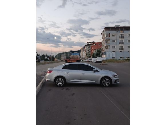 Sahibinden Renault Megane 1.3 TCe Touch 2024 Model