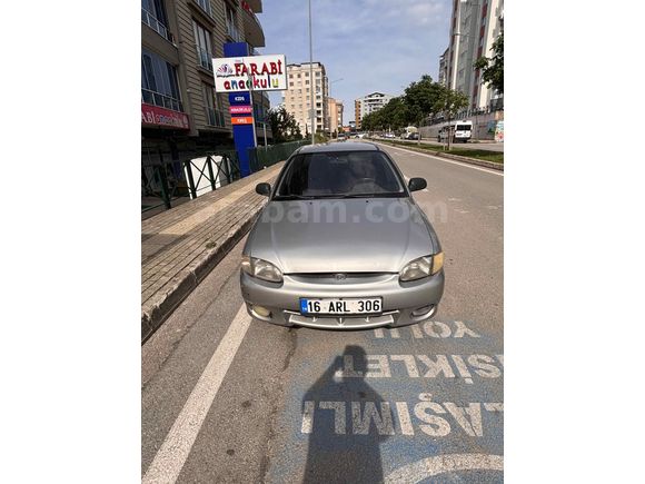 Sahibinden Hyundai Accent 1.3 LS 2000 Model  196.000 km Gri (Gümüş)