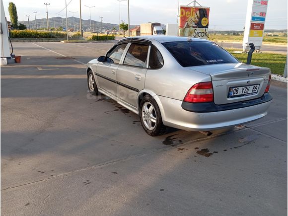 SAHİBİNDEN OPEL VECTRA 2.0 CD 1996 MODEL