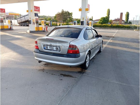 SAHİBİNDEN OPEL VECTRA 2.0 CD 1996 MODEL