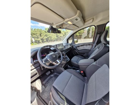 Sahibinden Renault Kangoo Multix 1.5 BluedCi Iconic 2025 Model
