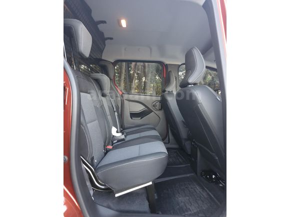 Sahibinden Renault Kangoo Multix 1.5 BluedCi Iconic 2025 Model