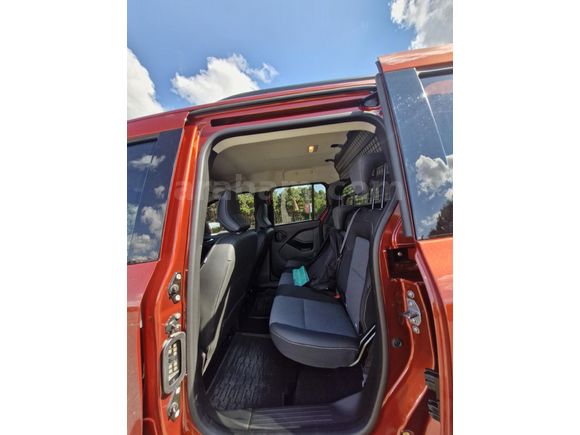 Sahibinden Renault Kangoo Multix 1.5 BluedCi Iconic 2025 Model