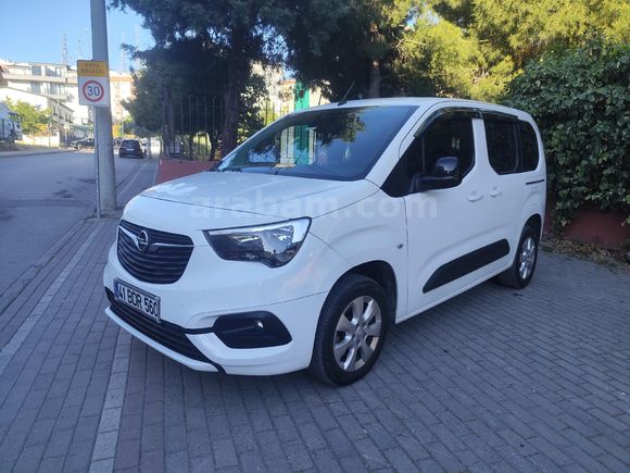 Galeriden Opel Combo 1.5 CDTI Edition 2022 Model Kocaeli 79.000 km Beyaz