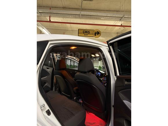 Hyundai Accent Blue 1.6 CRDI Mode Plus 2018 Model 