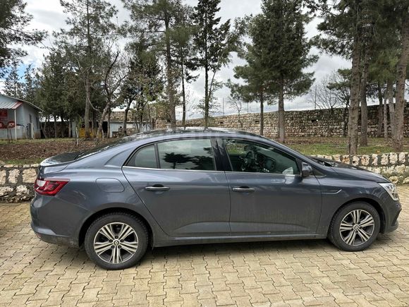 Sahibinden Renault Megane 1.3 TCe Touch 2024 Model 