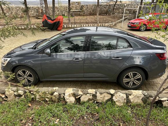 Sahibinden Renault Megane 1.3 TCe Touch 2024 Model 