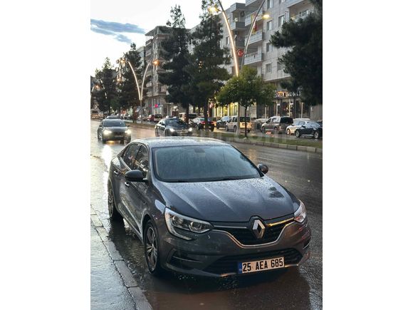 Sahibinden Renault Megane 1.3 TCe Touch 2024 Model 