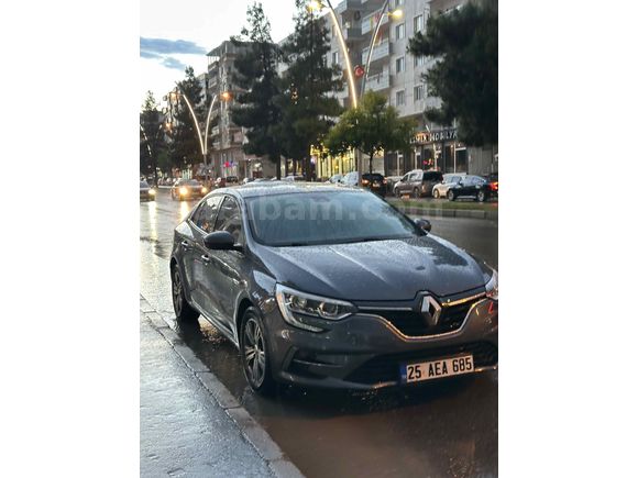 Sahibinden Renault Megane 1.3 TCe Touch 2024 Model 