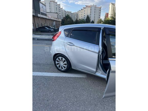 SON FİYAT !! Ford Fiesta 1.4 Titanium 2009 Model 