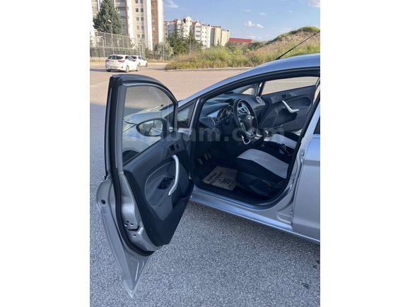 SON FİYAT !! Ford Fiesta 1.4 Titanium 2009 Model 