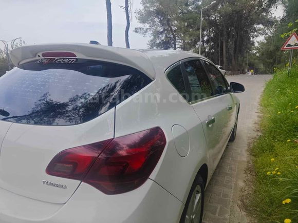 Sahibinden Opel Astra 1.4 T Cosmo 2011 Model Manisa