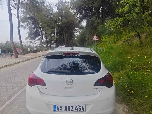 Sahibinden Opel Astra 1.4 T Cosmo 2011 Model Manisa