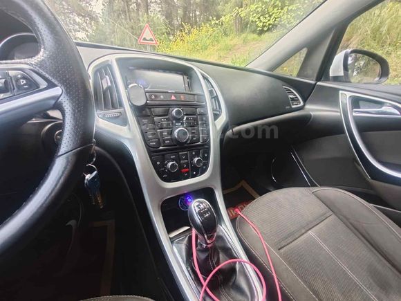 Sahibinden Opel Astra 1.4 T Cosmo 2011 Model Manisa