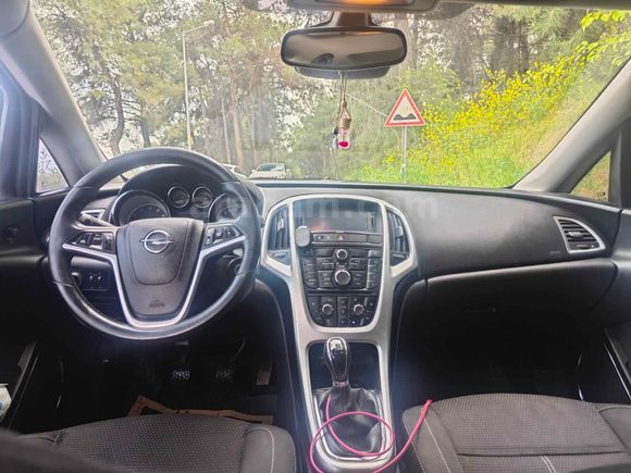Sahibinden Opel Astra 1.4 T Cosmo 2011 Model Manisa