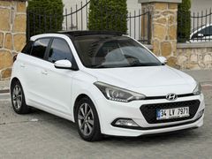 Hyundai i20 1.4 MPI Style 2015  boyasız düşük km Mersin