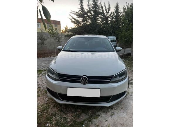 Sahibinden Volkswagen Jetta 1.6 TDi Trendline 2012 Model  186.000 km Beyaz
