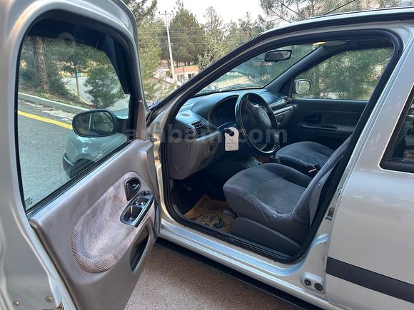 Sahibinden Renault Clio 1.4 RXT 2001 Model 