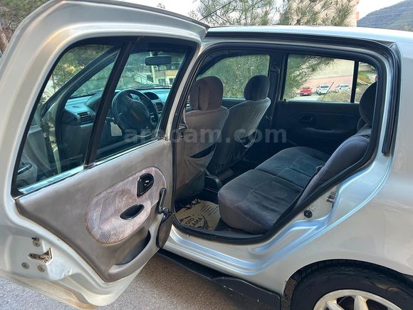 Sahibinden Renault Clio 1.4 RXT 2001 Model 