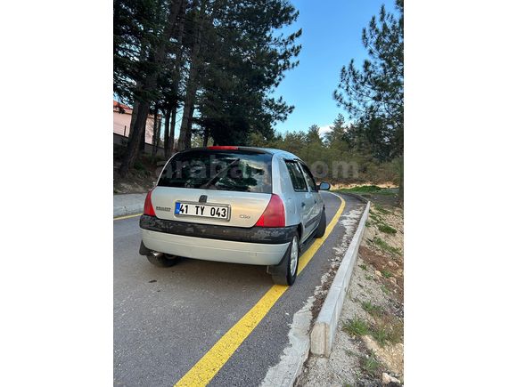 Sahibinden Renault Clio 1.4 RXT 2001 Model 