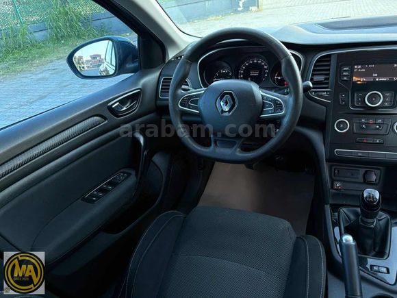 | ÖZGÜVEN | RENAULT MEGANE 1.6 MANUEL JOY EMSALSİZ TERTEMİZ