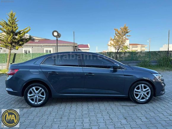 | ÖZGÜVEN | RENAULT MEGANE 1.6 MANUEL JOY EMSALSİZ TERTEMİZ
