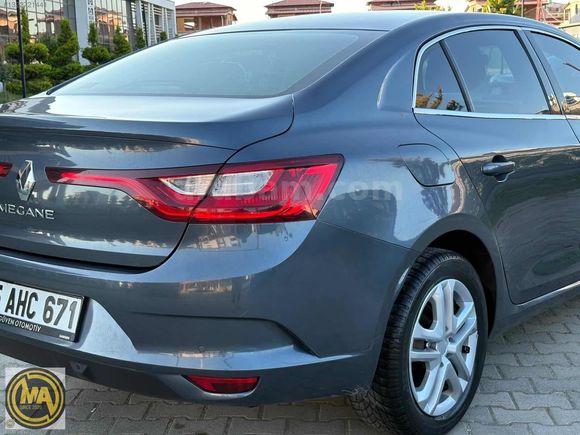 | ÖZGÜVEN | RENAULT MEGANE 1.6 MANUEL JOY EMSALSİZ TERTEMİZ