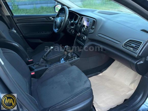 | ÖZGÜVEN | RENAULT MEGANE 1.6 MANUEL JOY EMSALSİZ TERTEMİZ