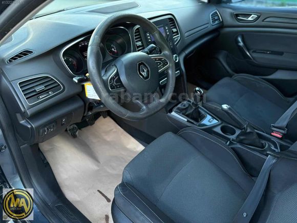 | ÖZGÜVEN | RENAULT MEGANE 1.6 MANUEL JOY EMSALSİZ TERTEMİZ