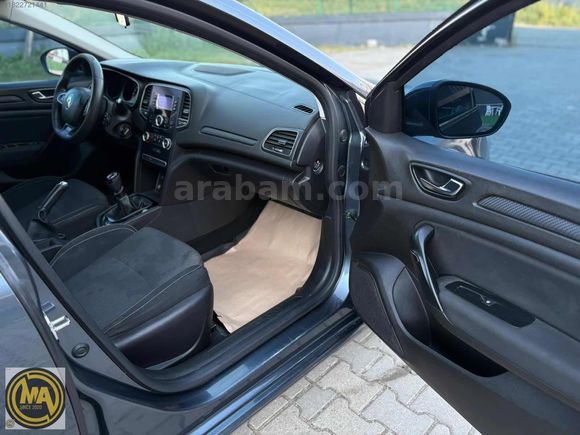 | ÖZGÜVEN | RENAULT MEGANE 1.6 MANUEL JOY EMSALSİZ TERTEMİZ