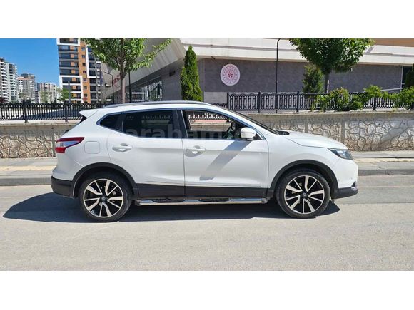 Sahibinden Nissan Qashqai 1.6 dCi Black Edition 2014 Model  DEĞİŞENSİZ BOYASIZ 165000 KM DE  