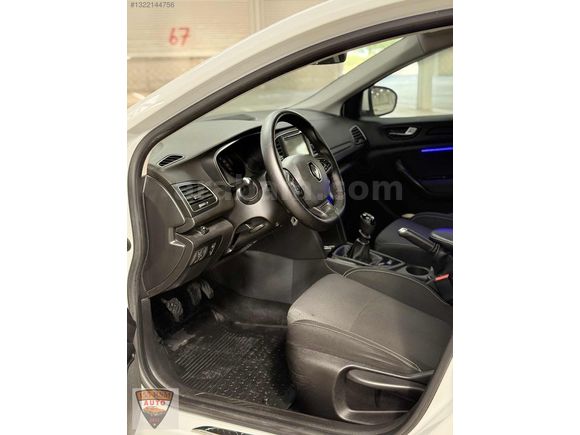 2017 MODEL MEGANE 4 1.6 JOY TESLA EKRAN DEĞİŞENSİZ VE BOYASIZ