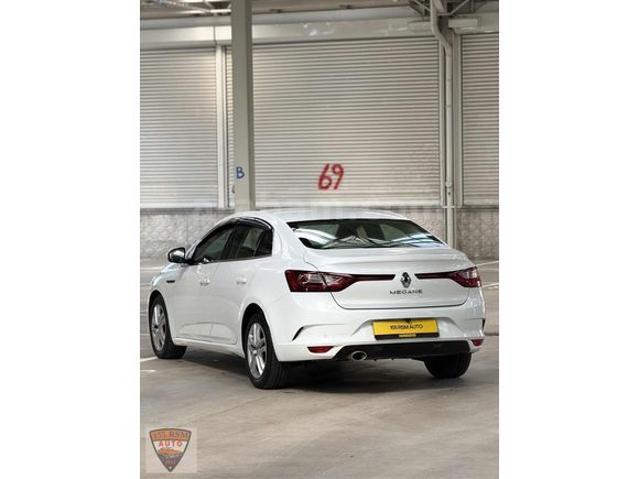 2017 MODEL MEGANE 4 1.6 JOY TESLA EKRAN DEĞİŞENSİZ VE BOYASIZ