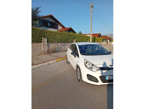 Sahibinden Kia Rio 1.4 CVVT Fancy 2014 Model