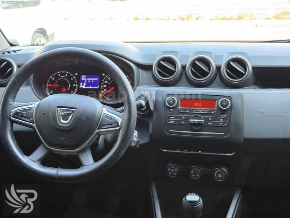 İLK SAHİBİNDEN HATASIZ BOYASIZ EXTRALI DUSTER 32 BİN KM
