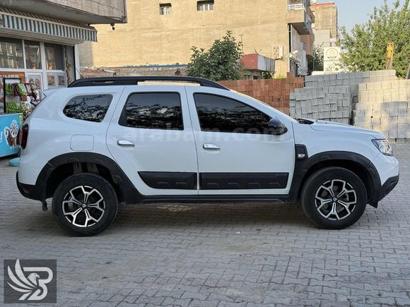 İLK SAHİBİNDEN HATASIZ BOYASIZ EXTRALI DUSTER 32 BİN KM