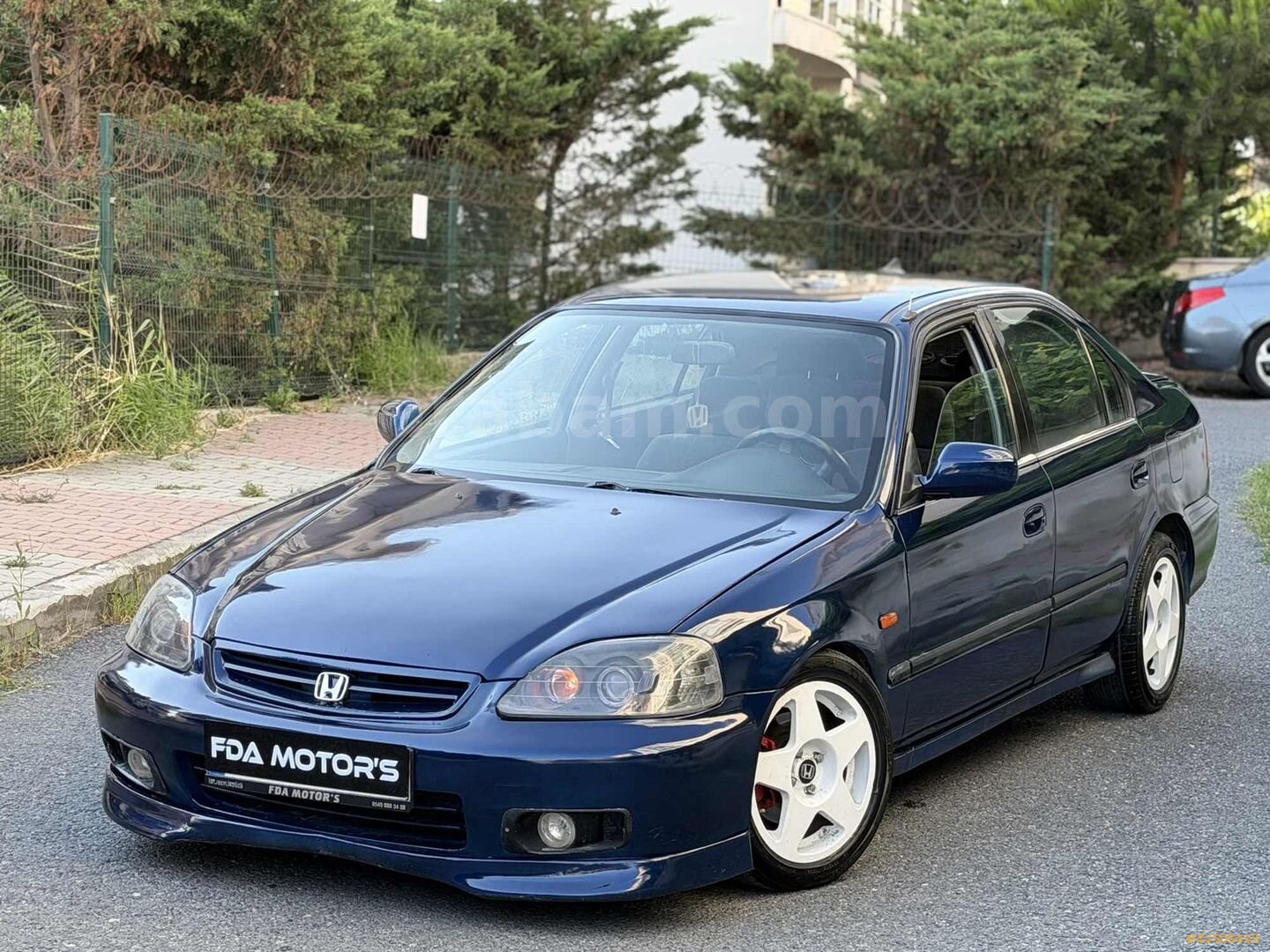 Galeriden Honda Civic 1.6 i ES 2000 Model İstanbul 320.000 km Mavi 3