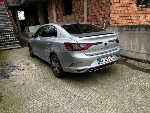 Sahibinden Renault Megane 1.3 TCe Touch 2023 Model 