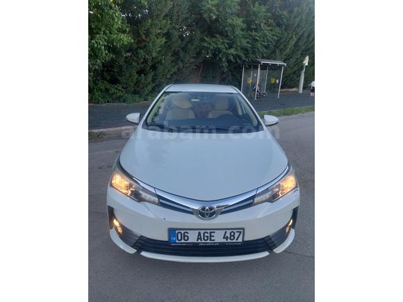 KAMU GÖREVLISI BAYAN ÖGRETMEN'DEN HATASIZ COROLLA