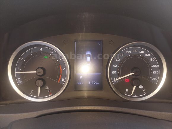 KAMU GÖREVLISI BAYAN ÖGRETMEN'DEN HATASIZ COROLLA