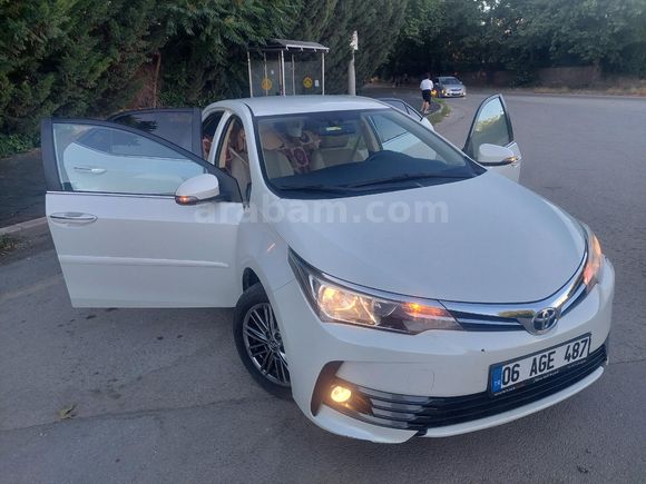 KAMU GÖREVLISI BAYAN ÖGRETMEN'DEN HATASIZ COROLLA