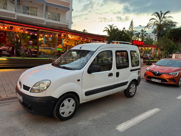 Sahibinden Renault Kangoo Multix 1.5 dCi Expression 2005 Model 