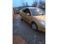 Ford Focus 2.0 Ghia 2000 Model