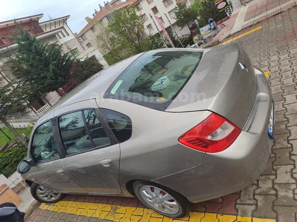 PAZARLIK YOKTUR Sahibinden Renault Symbol 1.4 Expression  2009 Model  260.000 km Be j