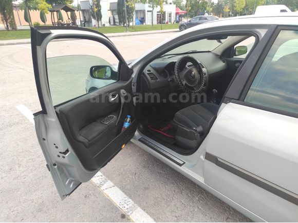 Sahibinden Renault Megane 1.6 16 Valf Aile Aracı