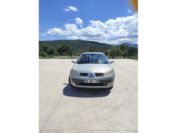Sahibinden Renault Megane 1.6 Dynamique 2004 Model  225.000 km Gri Aile Aracı