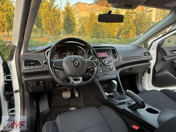 2020 MODEL MEGANE 1.5 DİZEL OTOMATİK 158 BİN KM DE TOUCH