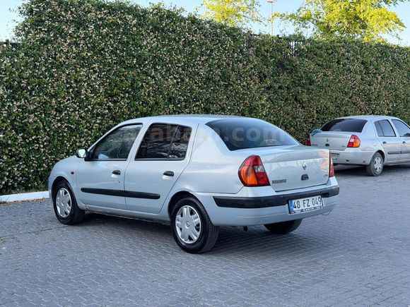 Sahibinden Renault Clio 1.4 Authentique 2002 Model
