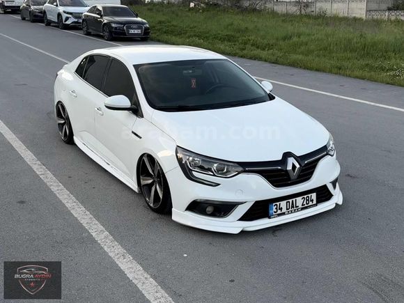 RENAULT MEGANE 4 1.5 BLUE DCI TOUCH